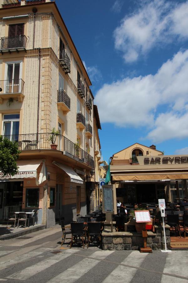 Апартаменты Piazza Tasso Max 1 Сорренто Экстерьер фото